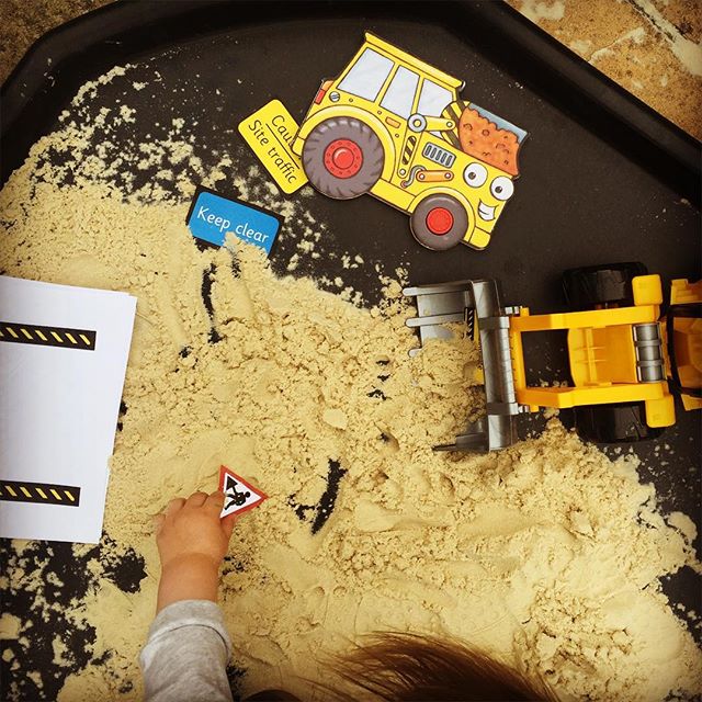 CONSTRUCTION Our free printable resources could be used at home or school. Print large to make a role play area or reduce the size to make a small world set up. #construction #roleplay #tuffspot #play #building #earlylearning #digger #harrietviolet
