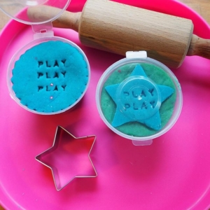 PLAY DOUGH