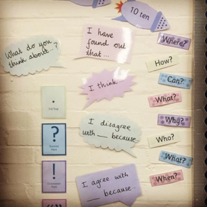 Love this display with all @harrietandviolet printable resources. Here are, speech bubbles, question cards, punctuation prompts and number rockets. They work just as well at home too. Yay…free printable resources. Thanks for letting me share @emmaltj