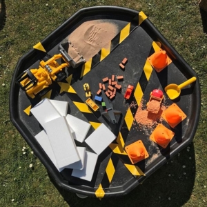 Construction // Builder Play // we are having building work so this was perfect for play today. Shout out to @play.hooray who inspired this set up 🏼. She shared these awesome bricks, they looked fab so had to order them! They were a great success and I’ve left this for more play tomorrow.