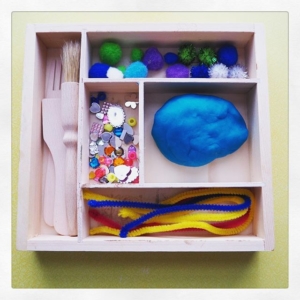 Loose parts play dough • Play dough and lots of objects, these are made objects but I will share one with found objects (my favourite) soon. It’s a free invitation to play. Sometimes we’re always looking for a final outcome, children need to be able to explore objects and enjoy being creative. Included beads, jewels, pipe cleaners, pom poms + wooden Montessori tools. What objects do you use? What does your child create?