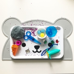 Ice cream Play dough I set up the night before so I could get a little time in the morning. Using the pirate play dough (yes it’s grey but he won’t mind) and added a couple of jewels & playdoh items I already had. You don’t need to buy anything special you can use kitchen utensils; spoons, garlic press, straws, cupcake cases. What tools could you use? Swipe for icecream flavoured playdough. Be aware they smell so good they maybe be tasted but this isn’t recommend so make sure you watch whilst playing. . . . . .