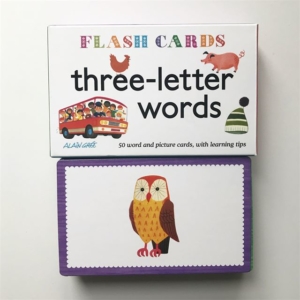 Phonics Flashcards • I love the illustrations but that’s not the only reason why these are good. Each card is double sided with image and a 3 letter word. This includes CVC words which are great to start with eg. cat, dog, fox, mop etc. You can also use them when teaching about digraphs eg. c_ow, b_oy, b_ee, ow_l How do you use flashcards at home? If you’re not sure what digraphs are have a read of my blog post What is phonics? With the link in my bio. . . . . .
